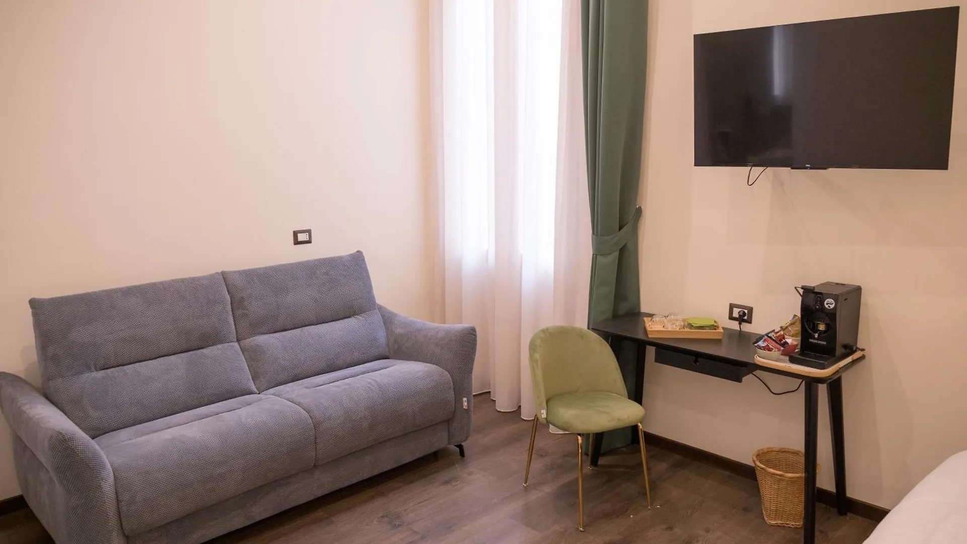 Saragozza Residence Bologna 0*,  Italy